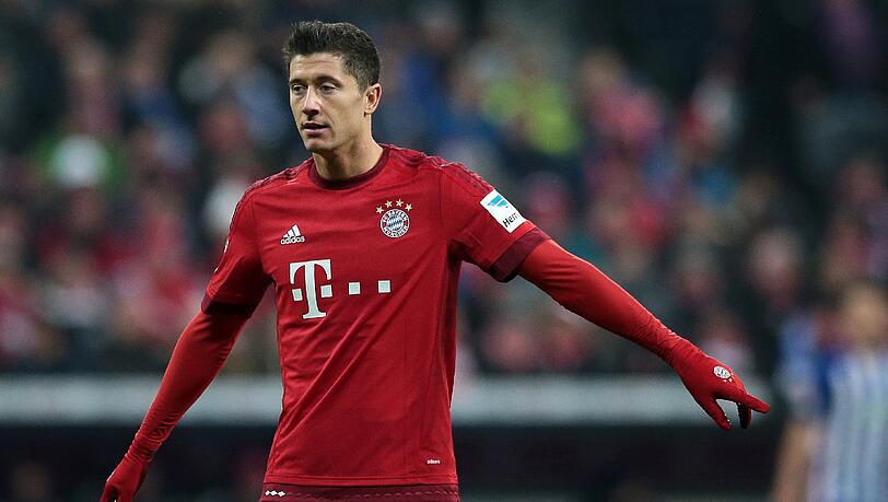 Bahnt sich ein Wechsel von Bayern-Star Lewandowski an? Es soll Kontakt mit Real Madrid geben. Bahnt sich ein Wechsel von Bayern-Star Lewandowski an? Es soll Kontakt mit Real Madrid geben.