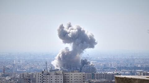 Wie lange die Angriffe auf den Iran und die iranischen Gegenangriffe auf Ziele in Israel und mehreren arabischen Staaten andauern werden, ist noch nicht absehbar.