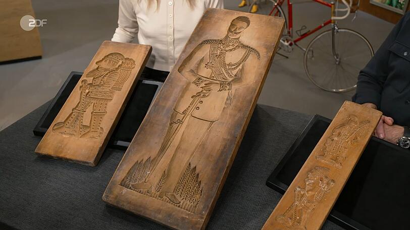 Auf Begeisterung stießen auch die handgearbeiteten Spekulatius-Formen aus Holz mit den Motiven Knecht Ruprecht aus der Zeit zwischen den 1930er- und 60er-Jahren und Kaiser Wilhelm II. aus der Zeit zwischen 1888 und 1918. Gesamtwert: 200 Euro. Walter Lehnertz machte mit 300 Euro das beste Gebot. Auf Begeisterung stießen auch die handgearbeiteten Spekulatius-Formen aus Holz mit den Motiven Knecht Ruprecht aus der Zeit zwischen den 1930er- und 60er-Jahren und Kaiser Wilhelm II. aus der Zeit zwischen 1888 und 1918. Gesamtwert: 200 Euro. Walter Lehnertz machte mit 300 Euro das beste Gebot.