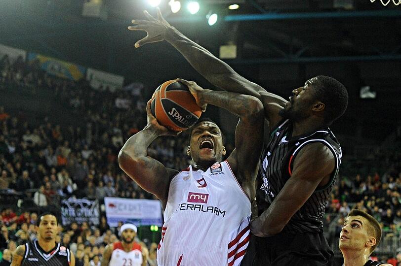 Attacke zum Korb: Bayerns Deon Thompson.