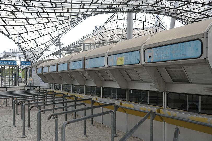 Olympiapark wird saniert. Das ist auch nötig, wie diese Bilder zeigen.