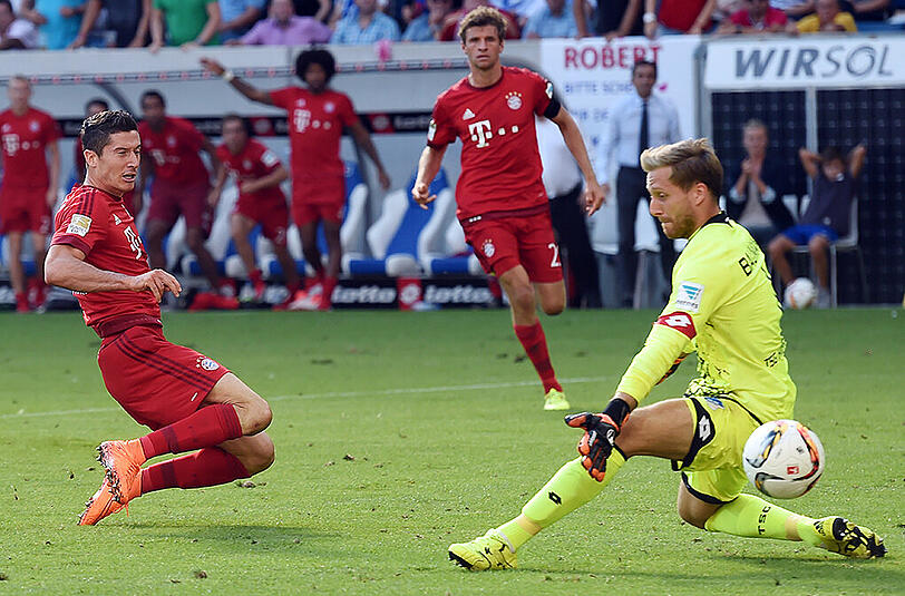 Robert Lewandowski (links) erzielte zwölf seiner 128 Bundesligatreffer gegen Oliver Baumann, gegen Hoffenheim gehen die letzten drei Pflichtspieltreffer des FC Bayern auf sein Konto.