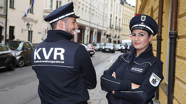 Die Mitarbeiter des KAD patrouillieren rund um den Hauptbahnhof. (Archivbild)