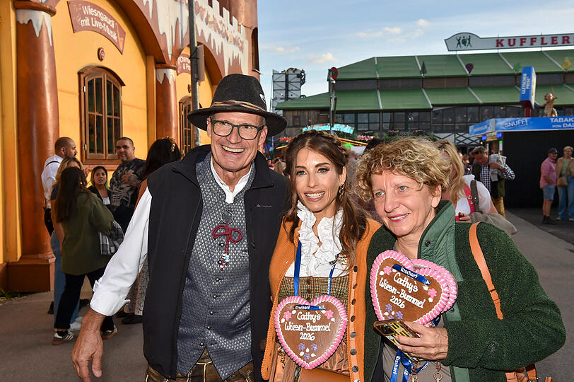 Cathy Hummels mit ihren Eltern Marion und Fredi Fischer Cathy Hummels mit ihren Eltern Marion und Fredi Fischer