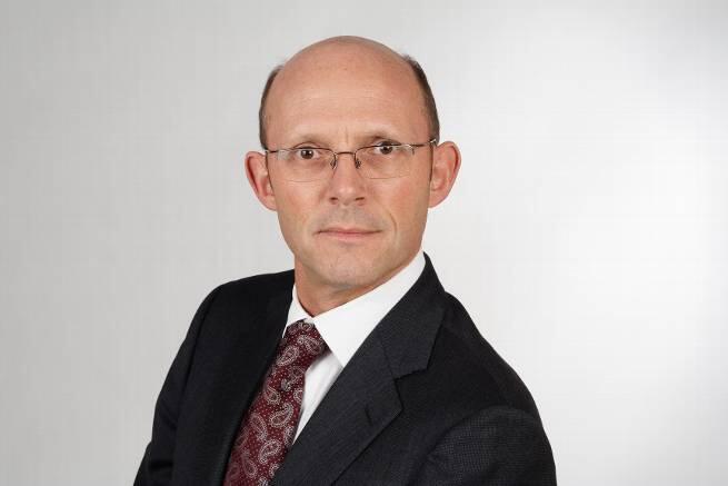 Jürgen Hennemann vertritt Kunden von Versicherungen vor Gericht, wenn diese ihre Ansprüche durchsetzen wollen.
