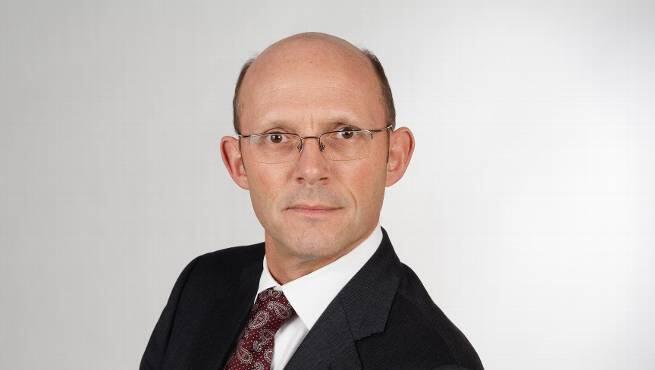 Jürgen Hennemann vertritt Kunden von Versicherungen vor Gericht, wenn diese ihre Ansprüche durchsetzen wollen. Jürgen Hennemann vertritt Kunden von Versicherungen vor Gericht, wenn diese ihre Ansprüche durchsetzen wollen.