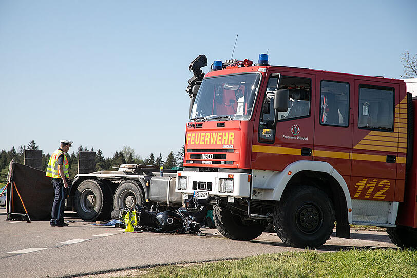 Der tödliche Verkehrsunfall ereignete sich auf Höhe des Weilers Eichham.