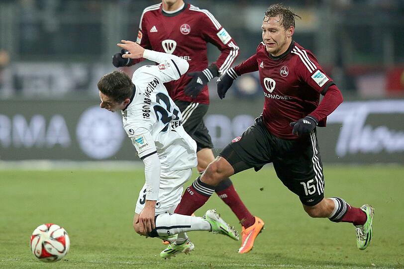 Maximilian Wittek &ndash; Note 5.

Brachte mit dem 1:2 zwar Hoffnung zurück, hatte defensiv aber nichts im Griff. Nürnberg konnte nach Belieben über Witteks Seite bis zur Grundlinie durchspielen.