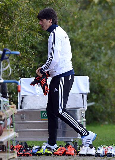 Am Freitag warten Giovanni Trappatoni und seine Iren auf die DFB-Kicker. Sehen Sie hier die aktuellen Bilder vom Training der Nationalelf.