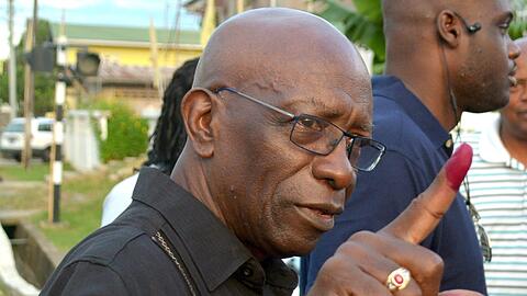 Galt in seiner Heimat lange als Wohltäter, ehe er mit dem Fifa-Korruptionsskandal in Verbindung geriet: Jack Warner.