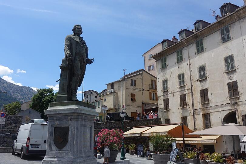 Der verklärte Volksheld: Das Denkmal für Pasquale Paoli, genannt Babbu di a Patria (Vater des Vaterlandes), in der alten Hauptstadt Corte.