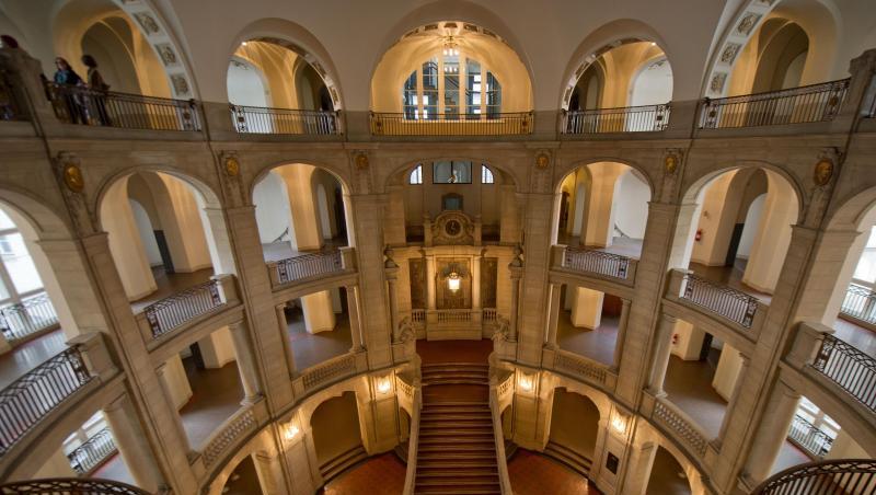 Die Eingangshalle des Kammergerichtes Berlin, Deutschlands größtes Strafgericht. Die Eingangshalle des Kammergerichtes Berlin, Deutschlands größtes Strafgericht.