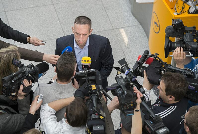 Die Stars stellen sich den Fragen der zahlreichen Journalisten: hier Franck Ribéry.