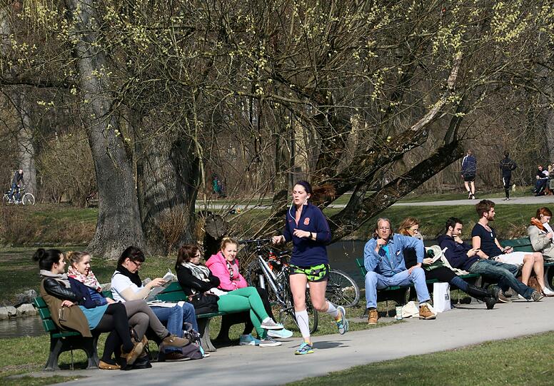 Sommer in der Stadt: München genießt den Frühling am Wochenende.