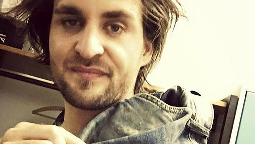 Alexander Klaws' Hose hat ein Loch Alexander Klaws' Hose hat ein Loch