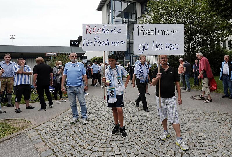 Vor kurzem gab es schon mal einen Protestmarsch der Löwenanhänger (Archivbild).