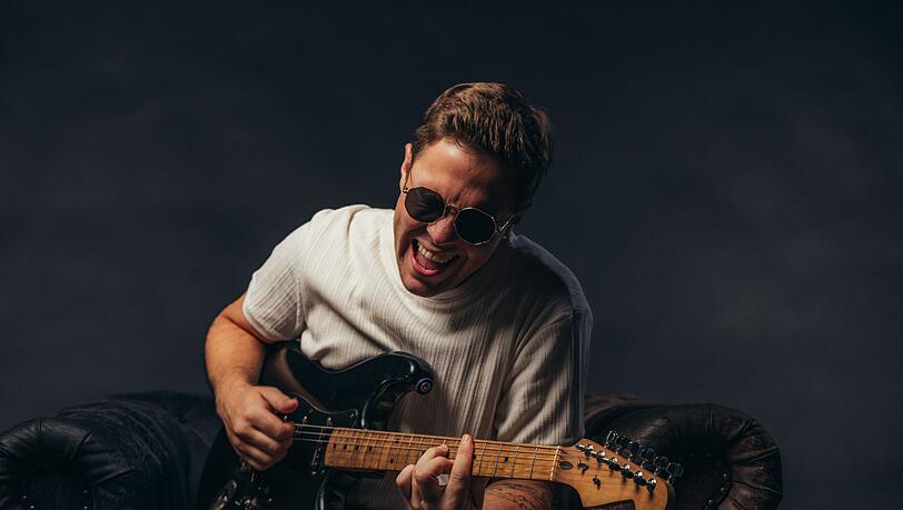 Steht mit "Wackelkontakt" weiter an der Spitze der Charts: Der Musiker Oimara.