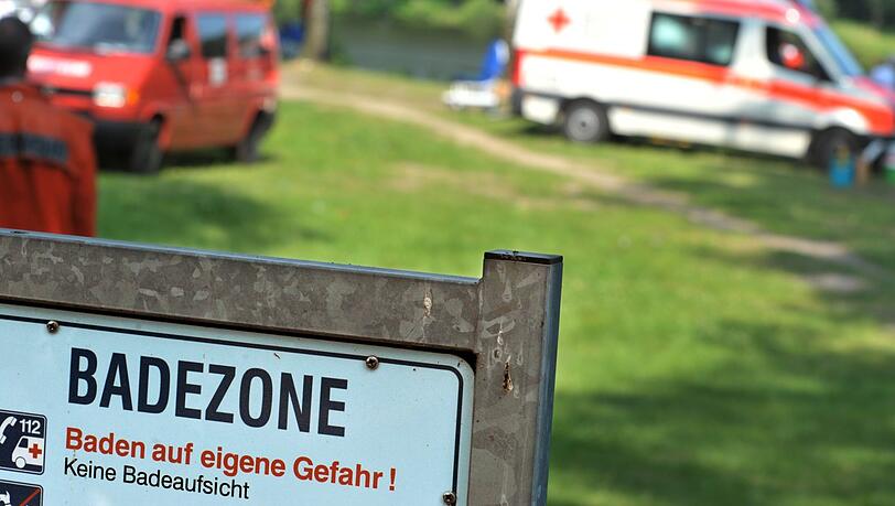 Am Montag starb ein 31-Jähriger bei einem Badeunfall im Kronthaler Weiher. Am Montag starb ein 31-Jähriger bei einem Badeunfall im Kronthaler Weiher.