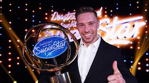 Ramon Roselly freut sich nach dem Finale über seinen Sieg.