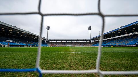 Ein Fu&szlig;balltor ist in Erlangen umgest&uuml;rzt und hat ein Kind t&ouml;dlich verletzt. (Symbolbild)