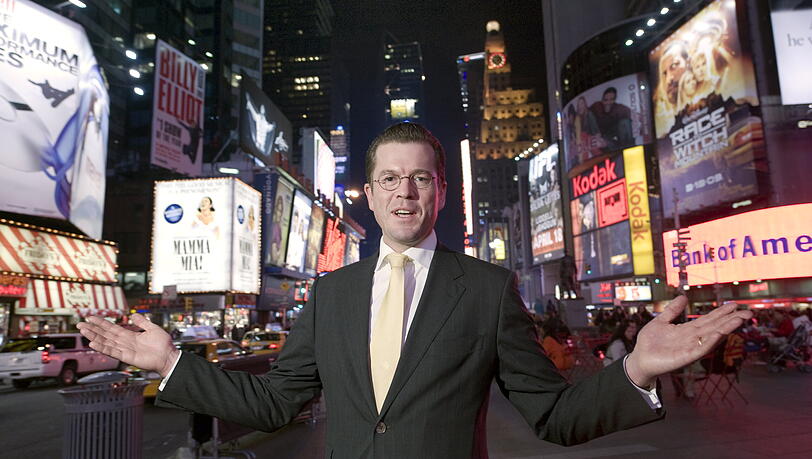Karl-Theodor zu Guttenberg als aufstrebender Wirtschaftsminister n New York auf dem Times Square Karl-Theodor zu Guttenberg als aufstrebender Wirtschaftsminister n New York auf dem Times Square