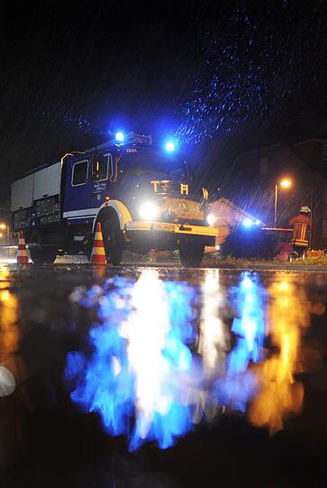 Ein heftiges Unwetter hat am Mittwochabend zahlreiche Keller im Landkreis Schaumburg geflutet. In Rinteln war die Feuerwehr mit 250 Kräften im Einsatz.