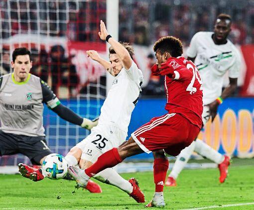 Per Kunstschuss ins Glück: Kingsley Coman trifft zum 2:1.