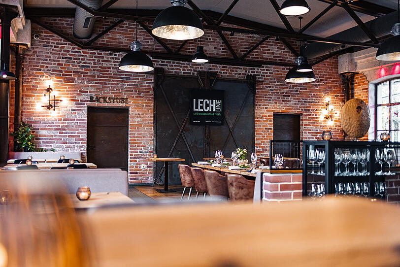 Ein Blick ins Restaurant Lech Line. Früher war das Restaurant eine Bahnhofshalle. Ein Blick ins Restaurant Lech Line. Früher war das Restaurant eine Bahnhofshalle.