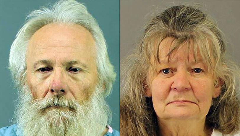 Aus religiösem Eifer sollen Deborah und Bruce Leonard ihren Sohn in einer Kirche totgeprügelt haben. Aus religiösem Eifer sollen Deborah und Bruce Leonard ihren Sohn in einer Kirche totgeprügelt haben.