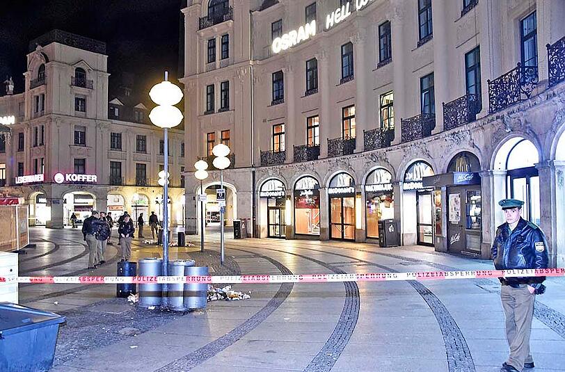 Die Polizei sperrte den gesamten Stachus inklusive des Untergeschosses großräumig ab.