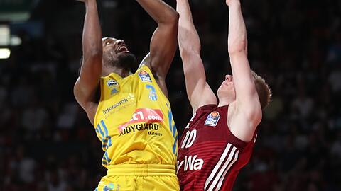 Auch von Bayerns Ognjen Jaramaz im Finale nicht zu stoppen: Berlins Jaleen Smith.