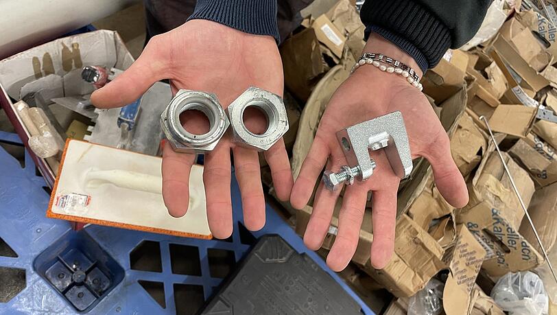Große Schrauben: Industrie-Restposten für Upcycling. Große Schrauben: Industrie-Restposten für Upcycling.