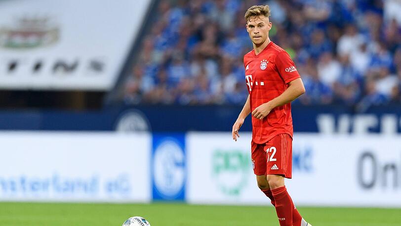 Joshua Kimmich lief gegen Schalke auf der Sechserposition auf.