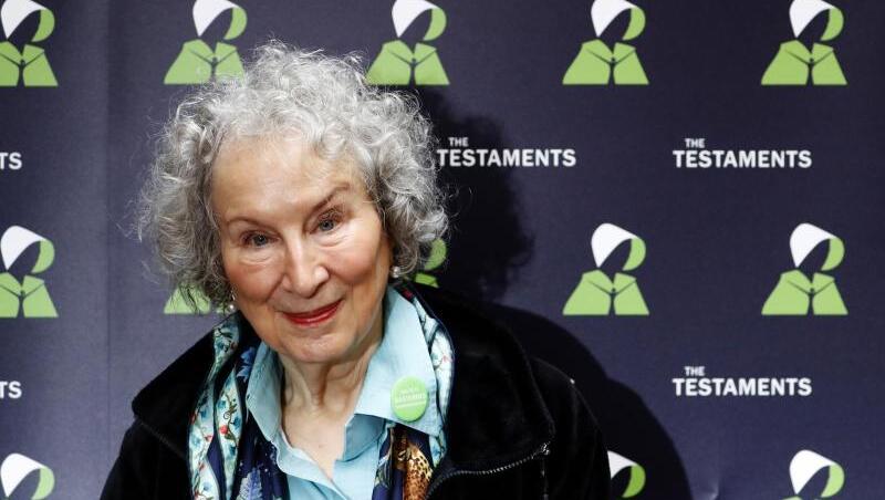 Die kanadische Autorin Margaret Atwood hat den Booker-Literaturpreis gewonnen. Die kanadische Autorin Margaret Atwood hat den Booker-Literaturpreis gewonnen.