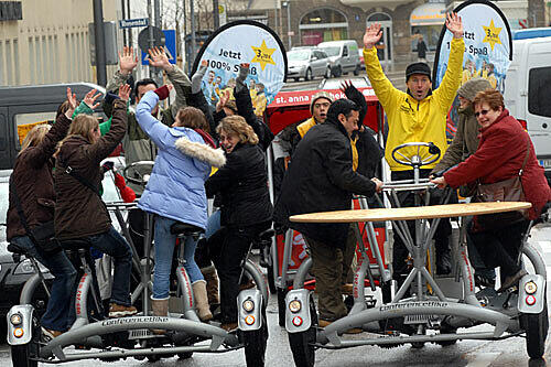 Platz für sieben Personen: die Conference-Bikes