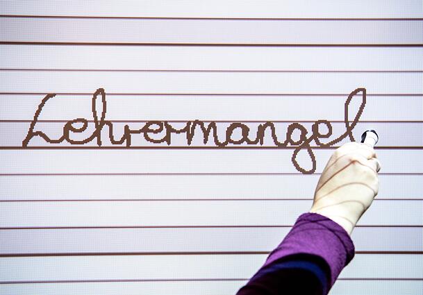Stellenmoratorium trotz Lehrermangel? Die Grünen kritisieren das scharf. (Archivbild) Stellenmoratorium trotz Lehrermangel? Die Grünen kritisieren das scharf. (Archivbild)