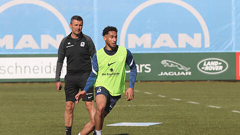 Löwen-Coach Michael Köllner und Kevin Goden im Training.