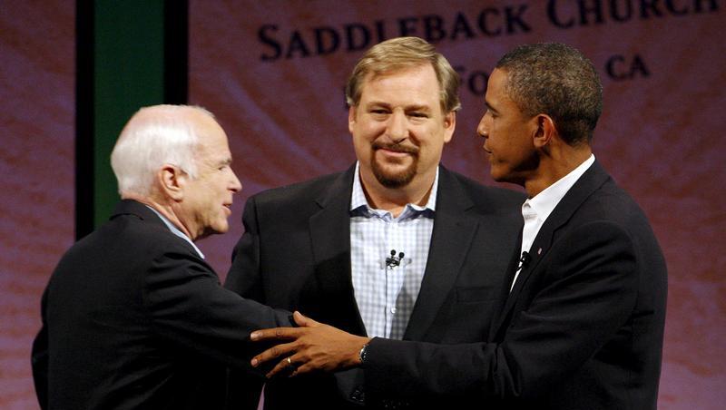 Der republikanische Präsidentschaftskandidat John McCain und sein demokratischer Rivale Barack Obama beim TV-Prediger Rick Warren. Der republikanische Präsidentschaftskandidat John McCain und sein demokratischer Rivale Barack Obama beim TV-Prediger Rick Warren.