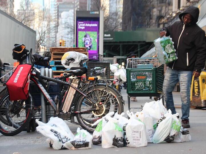 Plastikmüll in Manhattan: Ab 1. März 2020 gilt in New York ein Plastiktüten-Verbot.