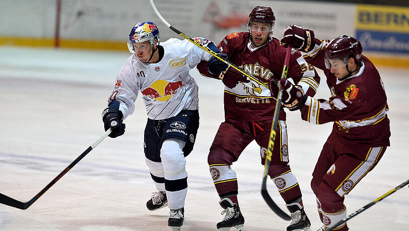 Nationalstürmer Frank Mauer (l.) erzielt im ersten Test der Saison gegen Geneve-Servette HC das 1:0. Nationalstürmer Frank Mauer (l.) erzielt im ersten Test der Saison gegen Geneve-Servette HC das 1:0.
