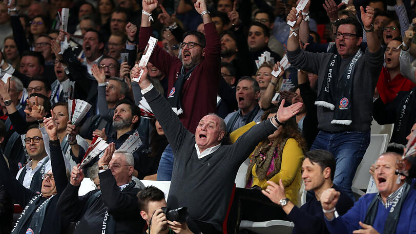 Voll dabei: Bayern-Präsident Uli Hoeneß.