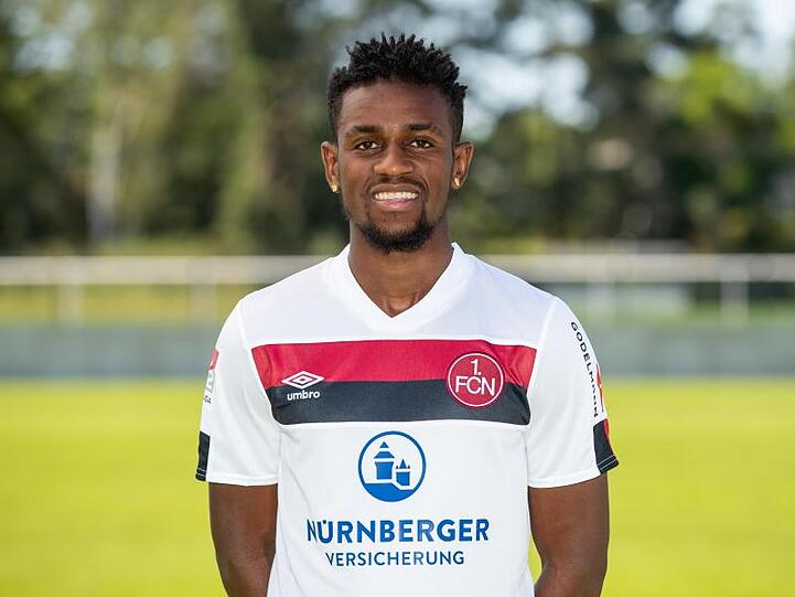 Virgil Misidjan auf dem Trainingsgelände. Foto: Daniel Karmann