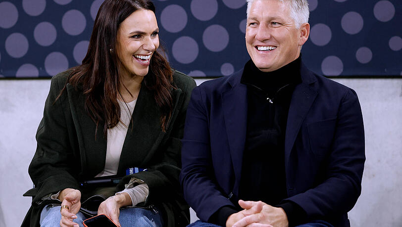 Esther Sedlaczek und Bastian Schweinsteiger stehen seit 2021 gemeinsam vor der ARD-Kamera. Esther Sedlaczek und Bastian Schweinsteiger stehen seit 2021 gemeinsam vor der ARD-Kamera.