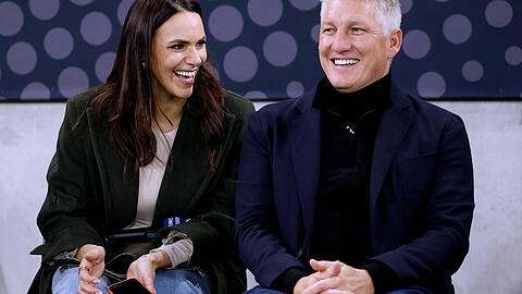 Esther Sedlaczek und Bastian Schweinsteiger stehen seit 2021 gemeinsam vor der ARD-Kamera.