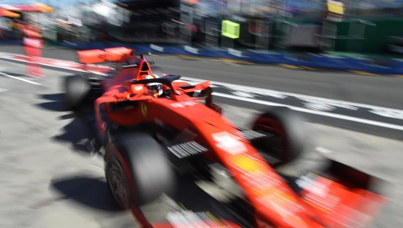 Ferrari-Pilot Sebastian Vettel beim Training in Melbourne. Ferrari-Pilot Sebastian Vettel beim Training in Melbourne.