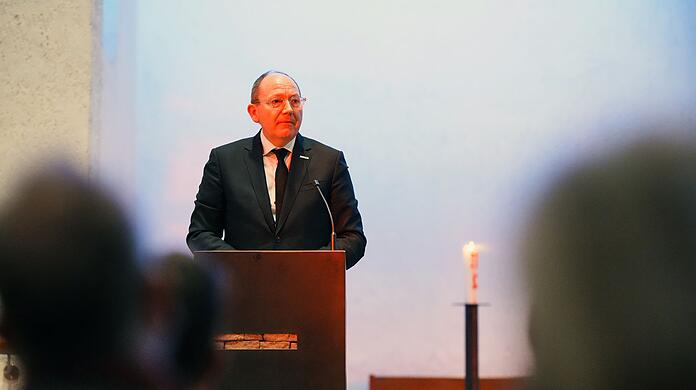Oberbürgermeister Specht will sich mit dem Taxifahrer treffen.