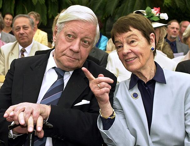 "Ein großartiger Bundeskanzler": Helmut Schmidt (SPD), hier mit seiner Frau Loki 2008.