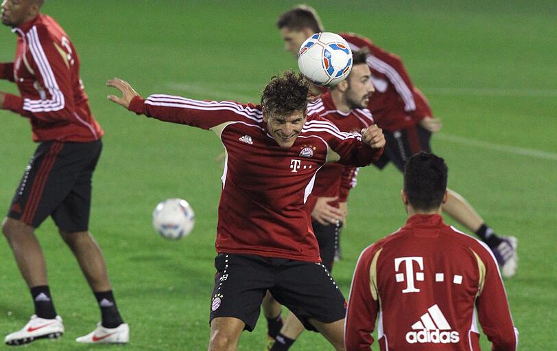 Trainingsauftakt in Doha: Trainer Heynckes lässt seine Spieler in der Luxusanlage "Aspire Academy" schwitzen.