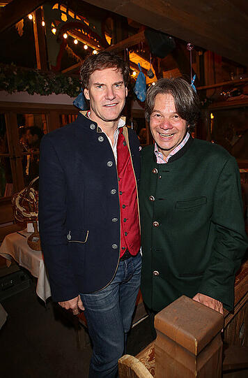 Carsten Maschmeyer (l.) mit Wiesn-Wirt Michael Käfer