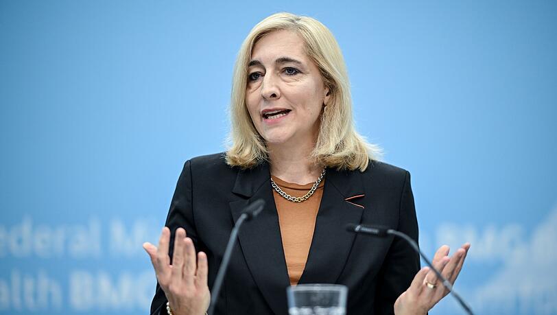 Gesundheitsministerin Warken will die Kassenbeiträge noch stabilisieren. Gesundheitsministerin Warken will die Kassenbeiträge noch stabilisieren.